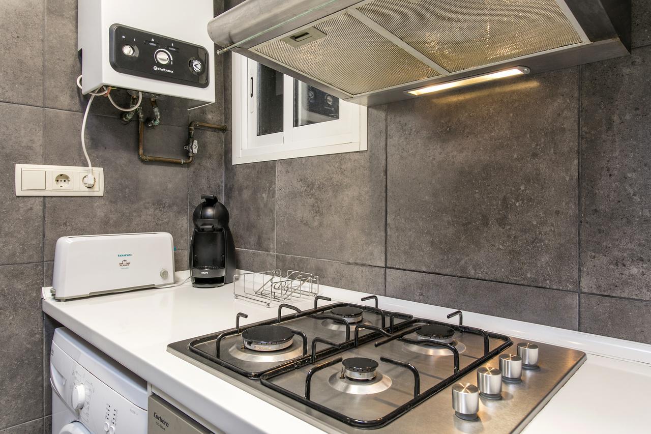 Apartamento Baba L'Hospitalet de Llobregat Exterior photo