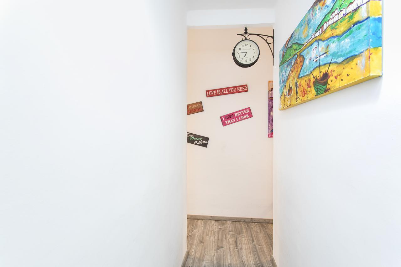 Apartamento Baba L'Hospitalet de Llobregat Exterior photo